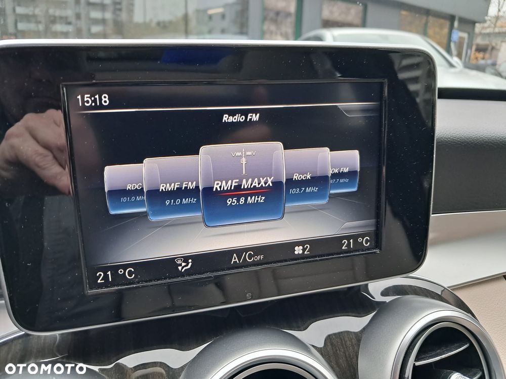 Mercedes-Benz Klasa C 300 7G-TRONIC - 36