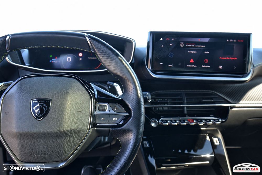 Peugeot 2008 PureTech 130 EAT8 GT - 4
