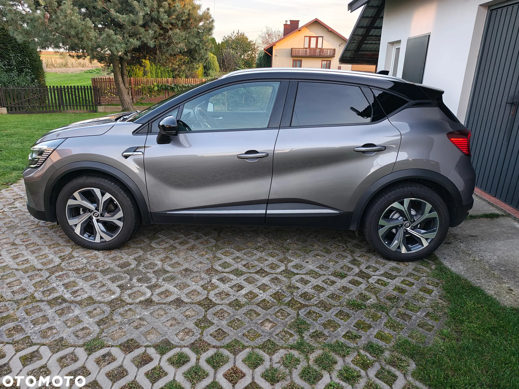 Renault Captur 1.3 TCe Intens EDC - 4