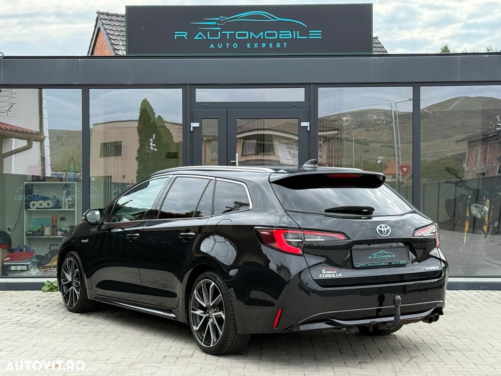 Toyota Corolla 2.0 HSD Exclusive Plus GR Sport Bi-Tone - 6