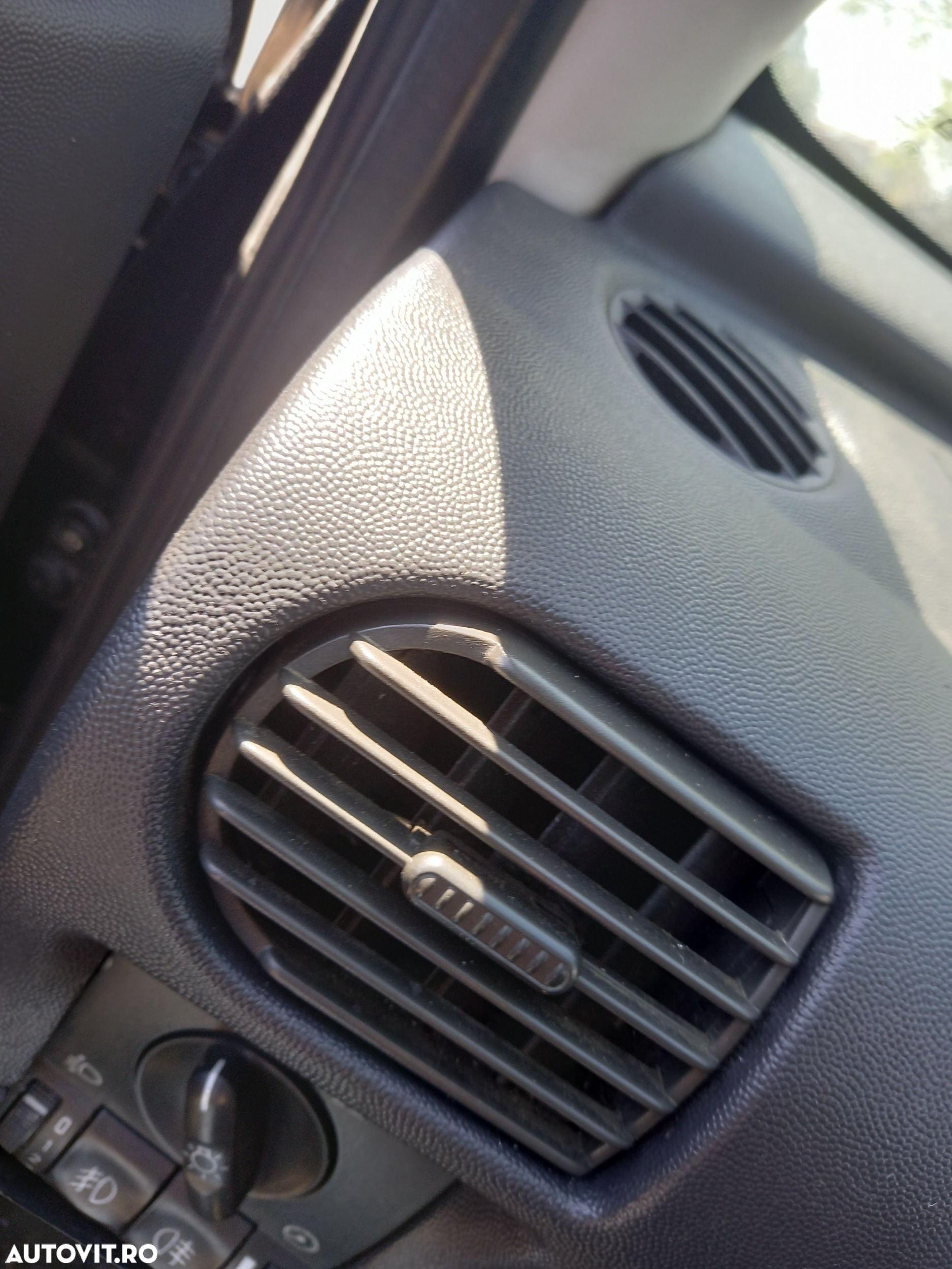 Dezmembrari  Opel CORSA C  2000  > 2009 1.2 Twinport Benzina - 35