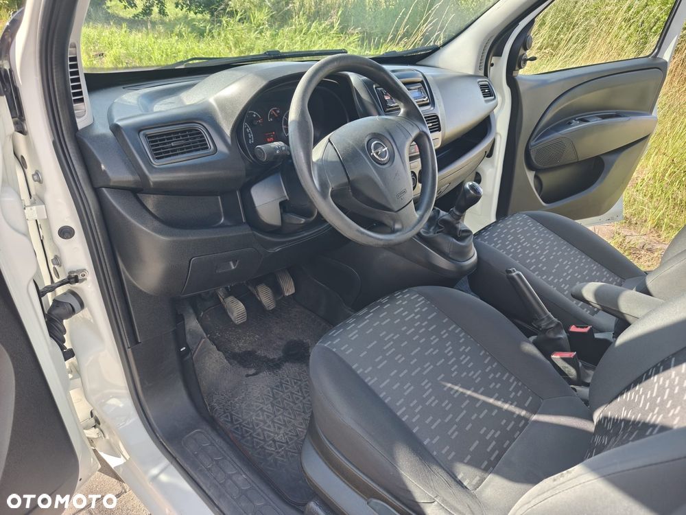 Opel COMBO - 12