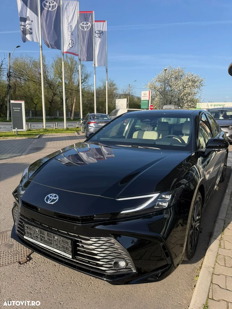 Toyota Camry 2.5 HEV Luxury - 4