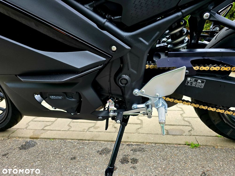 Yamaha R3 - 15
