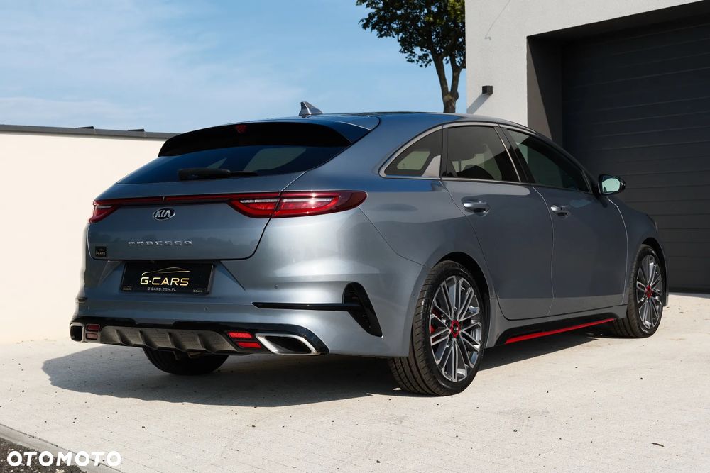 Kia ProCeed 1.6 T-GDI GT DCT - 14