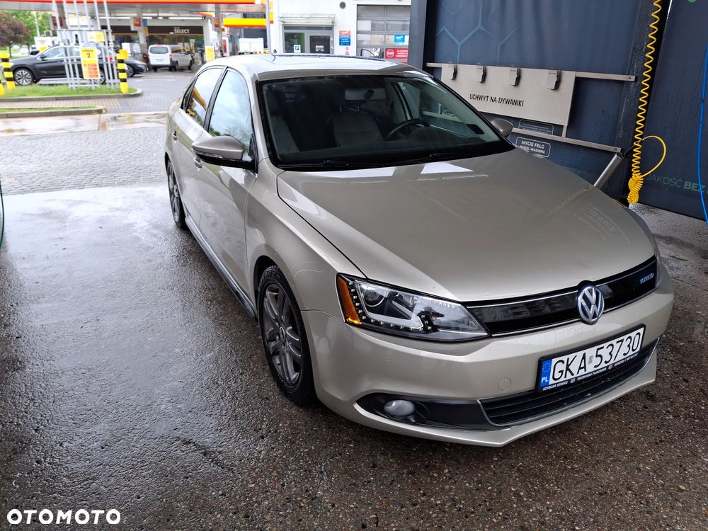 Volkswagen Jetta Hybrid - 1