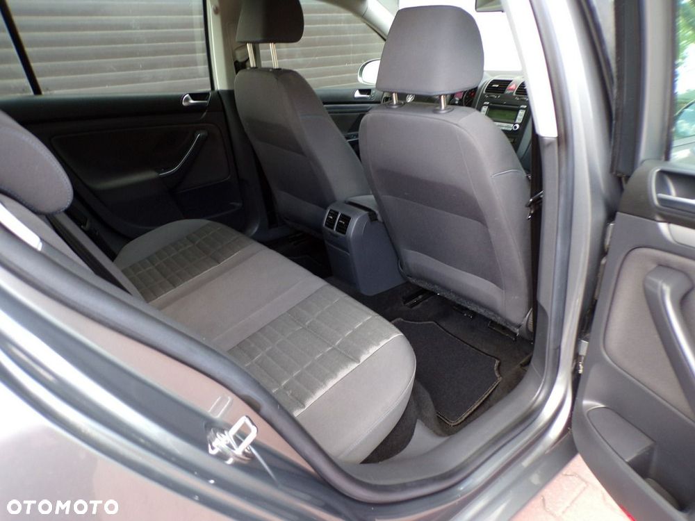 Volkswagen Golf - 30