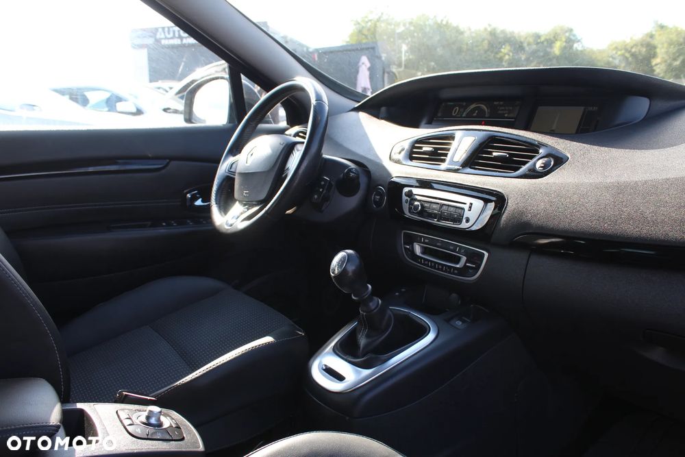 Renault Scenic ENERGY TCe 115 Bose Edition - 25