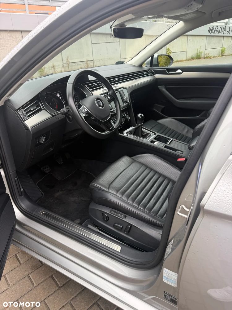 Volkswagen Passat 1.8 TSI BMT Highline - 19
