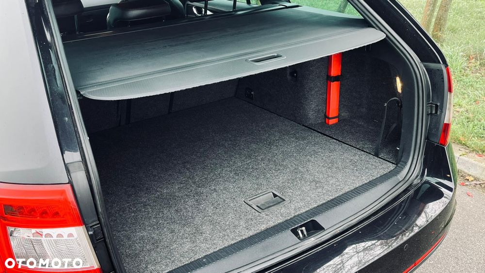 Skoda Octavia 2.0 TDI DSG RS - 7