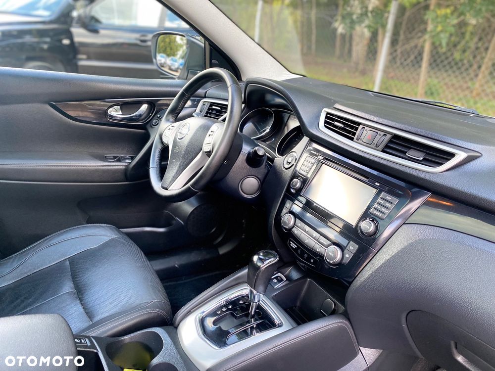 Nissan Qashqai 1.6 dCi Xtronic N-Connecta - 12