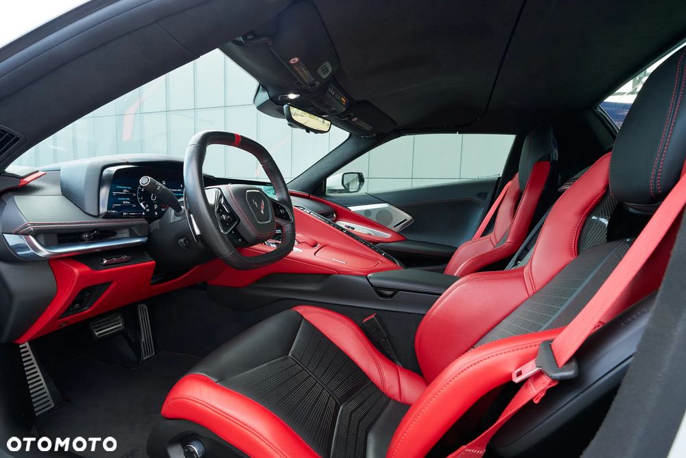 Chevrolet Corvette - 14