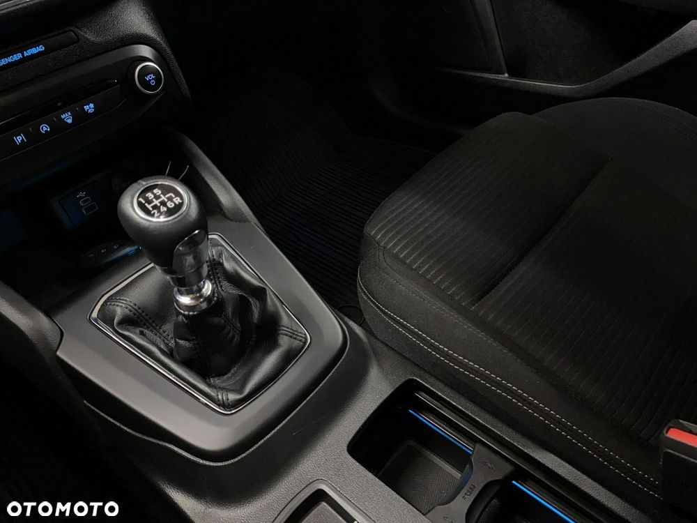 Ford Focus - 33