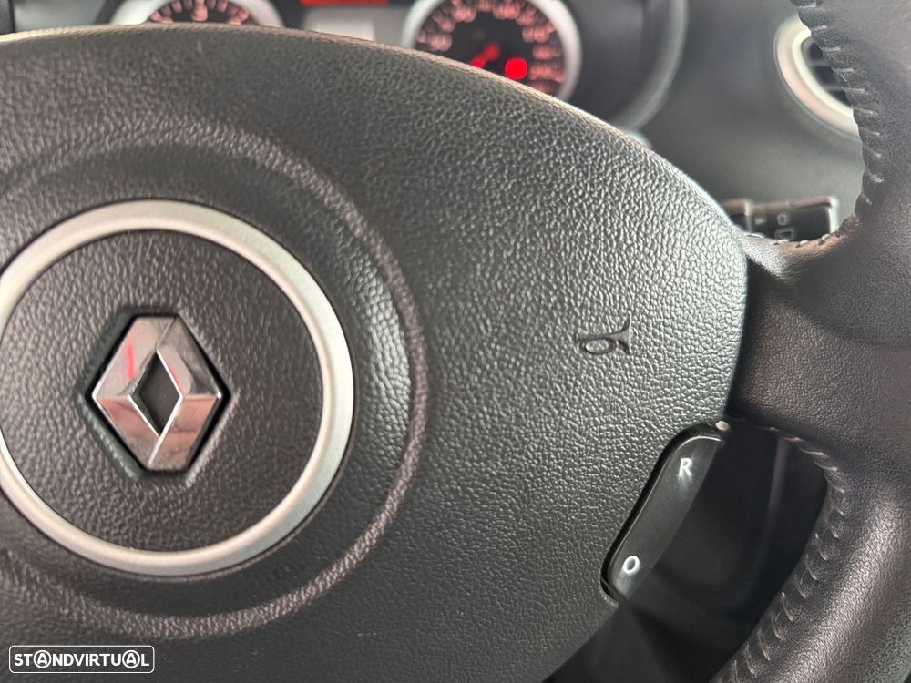 Renault Clio 1.5 dCi 90 FAP TomTom Edition - 13