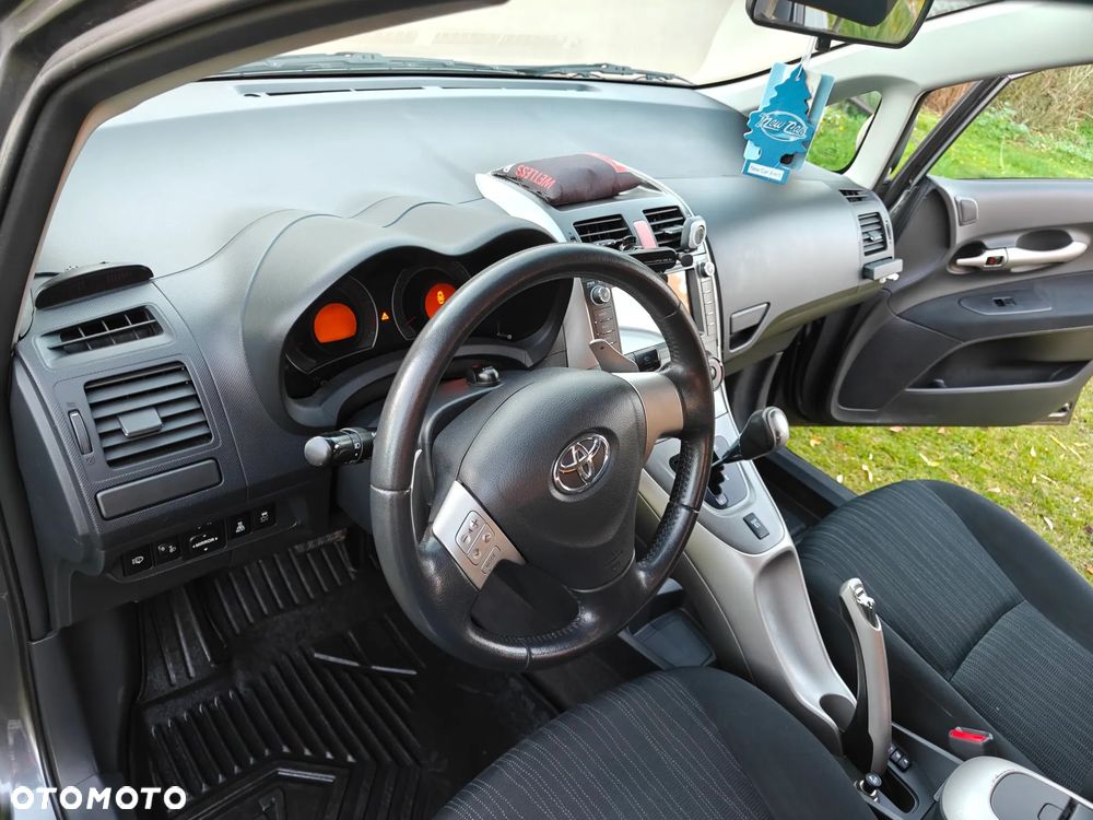 Toyota Auris - 10