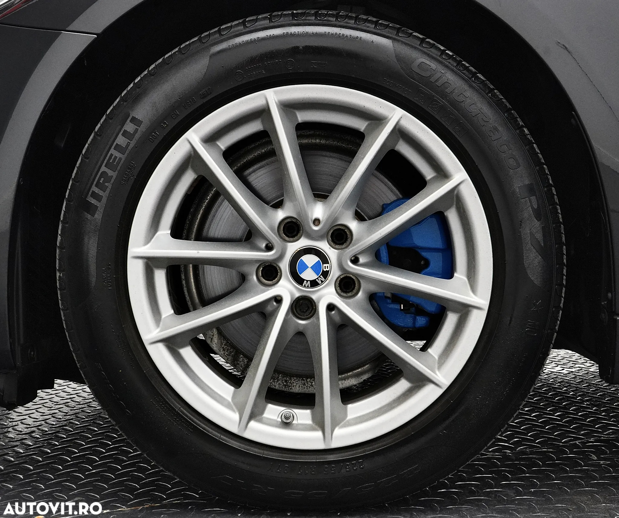 BMW Seria 5 520d - 28