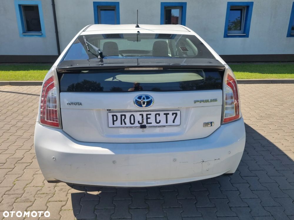 Toyota Prius (Hybrid) Executive - 4