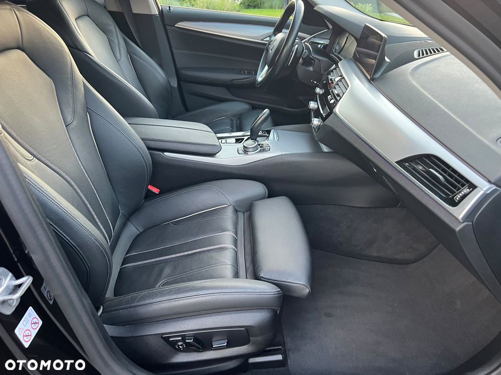 BMW Seria 5 520d Sport Line - 13