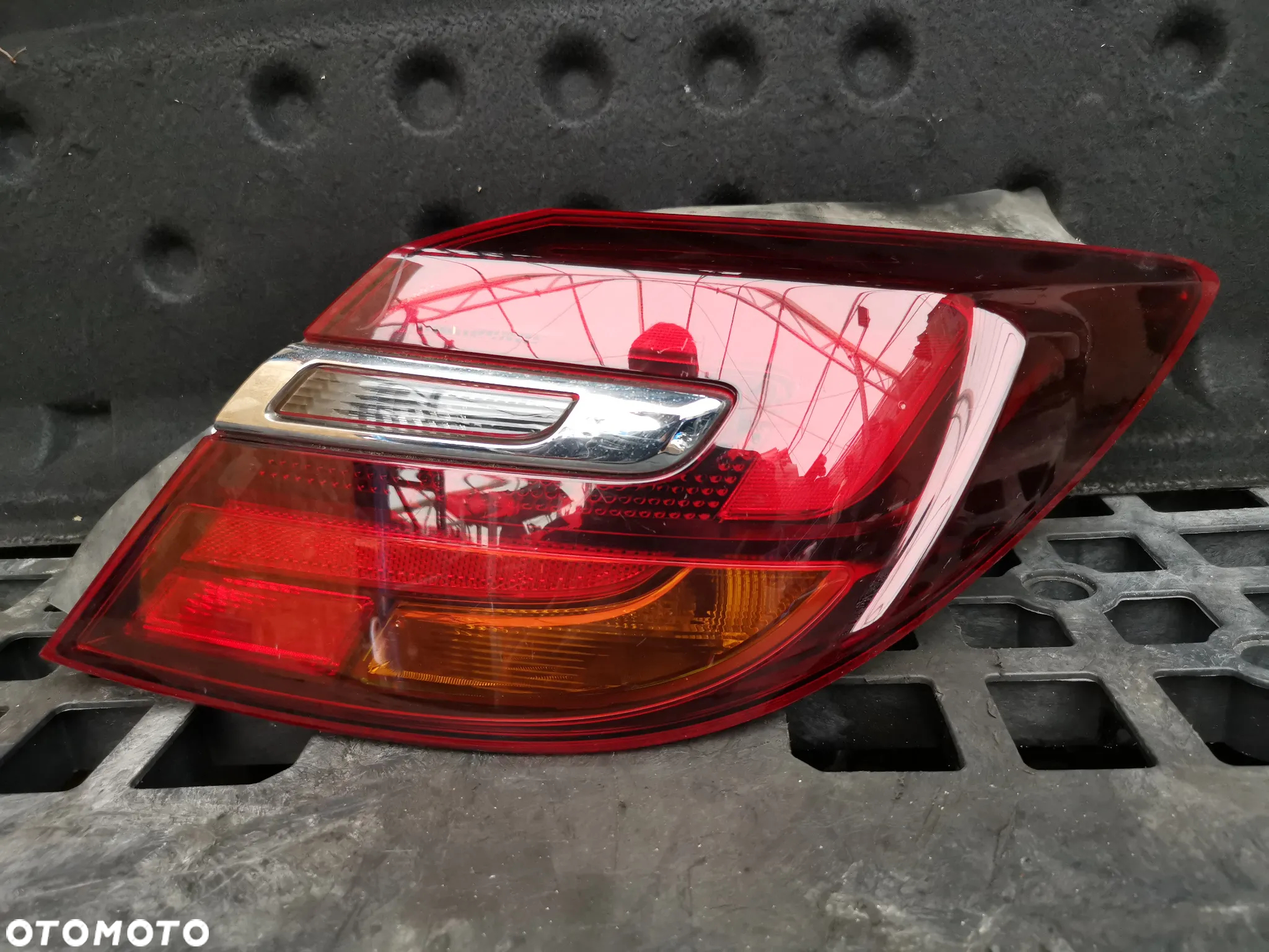 Lampa Prawa Tył Opel Insygnia 23422536-ECE R HB - 2