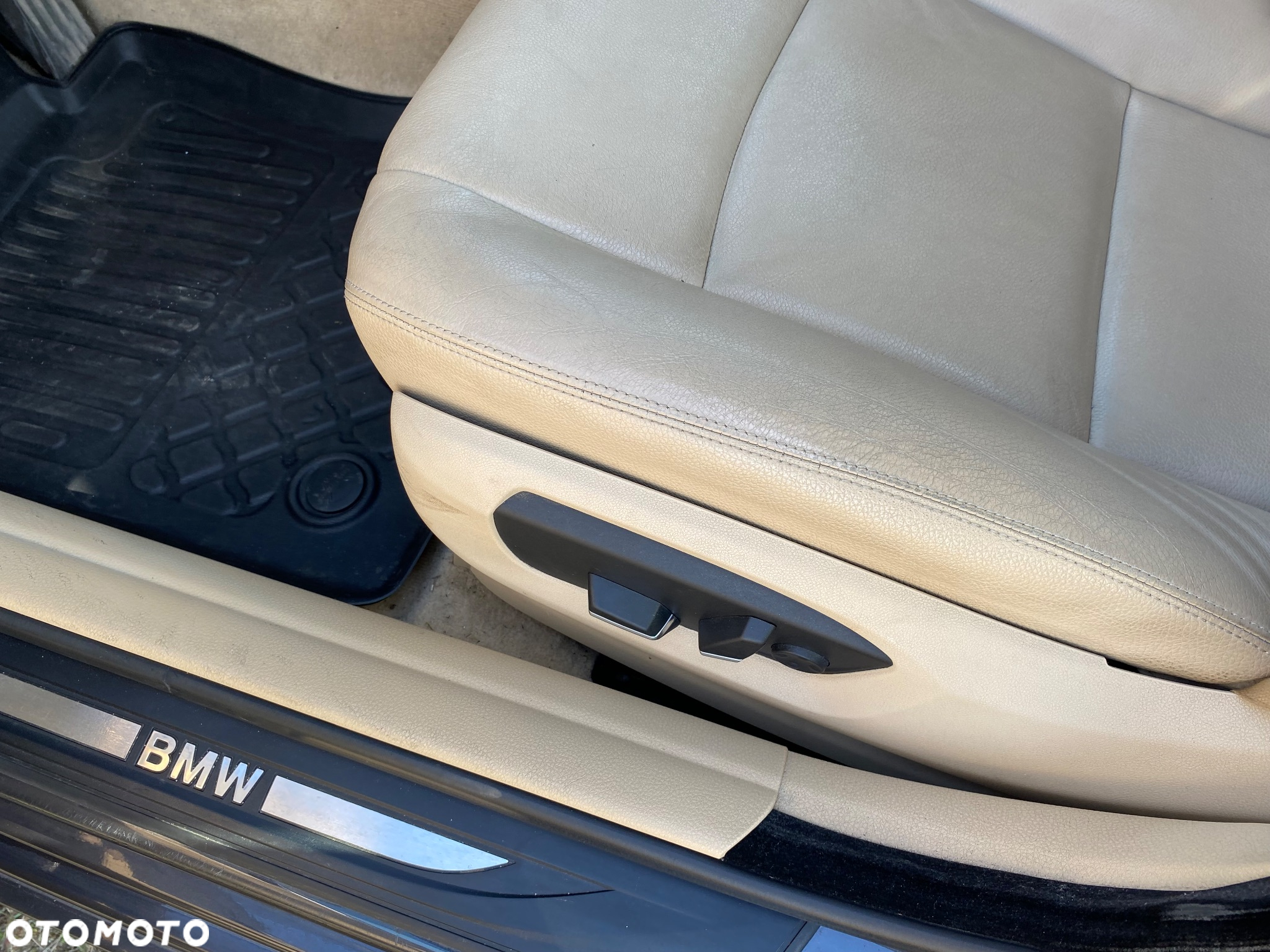 BMW Seria 5 528i xDrive - 26