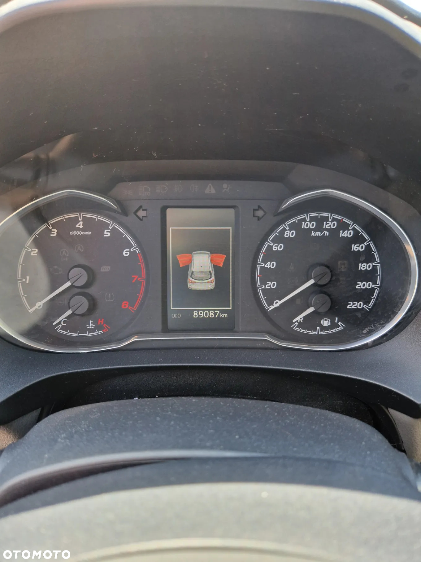 Toyota Yaris 1.5 Premium - 11