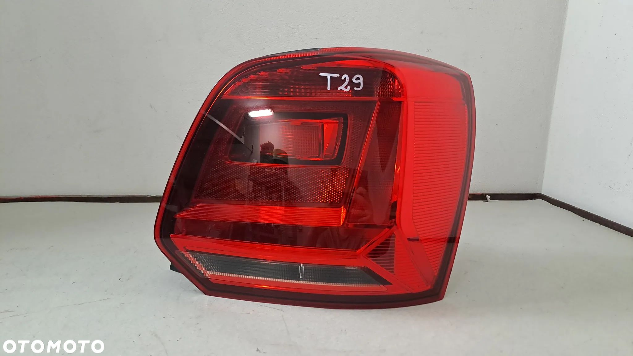 VW POLO V LIFT 14-17 LAMPA PRAWA TYŁ TYLNA 6C0945096F EU - 1