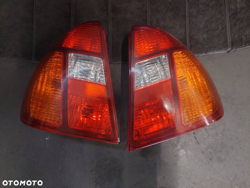 KOMPLETNY TYŁ KLAPA BAGAŻNIKA ZDERZAK TYŁ LAMPY RENAULT THALIA I DV460 - 2