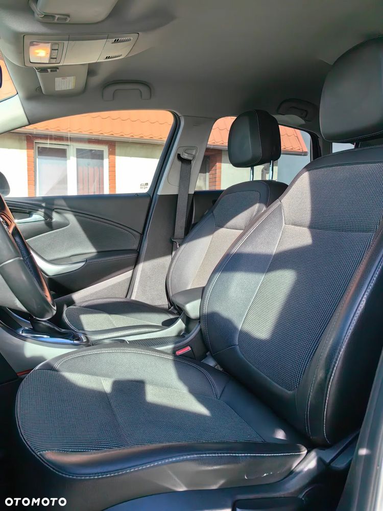 Opel Astra 2.0 CDTI DPF Automatik Design Edition - 11