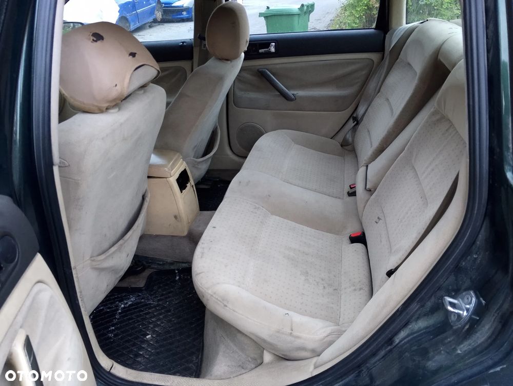 Volkswagen Passat B5 (przed Lift) (97-00r.) 1.8 TB R4 20V 150KM. Silnik AEB,   ANB,  APU,  ATW,  AUG Skrzynia DHW,  DVX,  EHV,  EEN,  DHF,  DHY,  DVZ lakier LC6N.Cały na części. GWARANCJA !!! Przód Tył Zestaw Komplet Drzwi Klapa Zderzak Błotnik Maska Grill Atrapa Szyba Pas Lampa Lusterko Boczki Fotel Kanapa Kokpit Deska Rozdzielcza Przełącznik Włącznik Sterownik Przewody Wiązka Instalacja Moduł Komputer Czujnik Listwa Pompa Alternator Wtryski Głowica Rozrusznik Kompresor Sprzęgło Dwumas Silnik Skrzynia ABS Klimatyzacji Paliwa Wspomagania Kolektor Turbina Przepustnica Zawór Chłodnica Koło Hak Belka Sanki Zawieszenie Mcpherson Półoś Amortyzator Wydech Tłumik Zacisk Most - 9