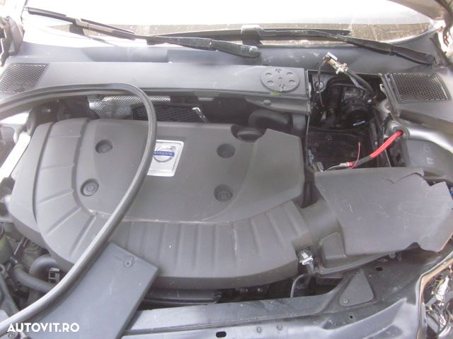 Dezmembrez Volvo S80 ,an 2013 , 2.0 d , tip motor D5204T3 - 5
