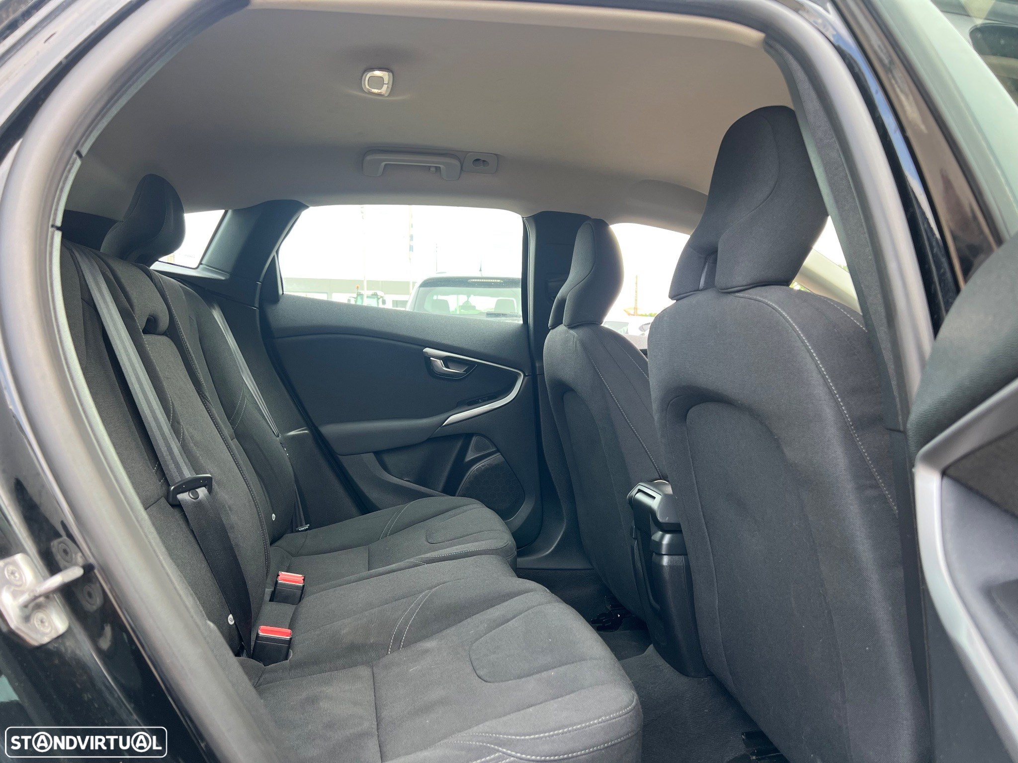 Volvo V40 2.0 D2 Momentum - 19