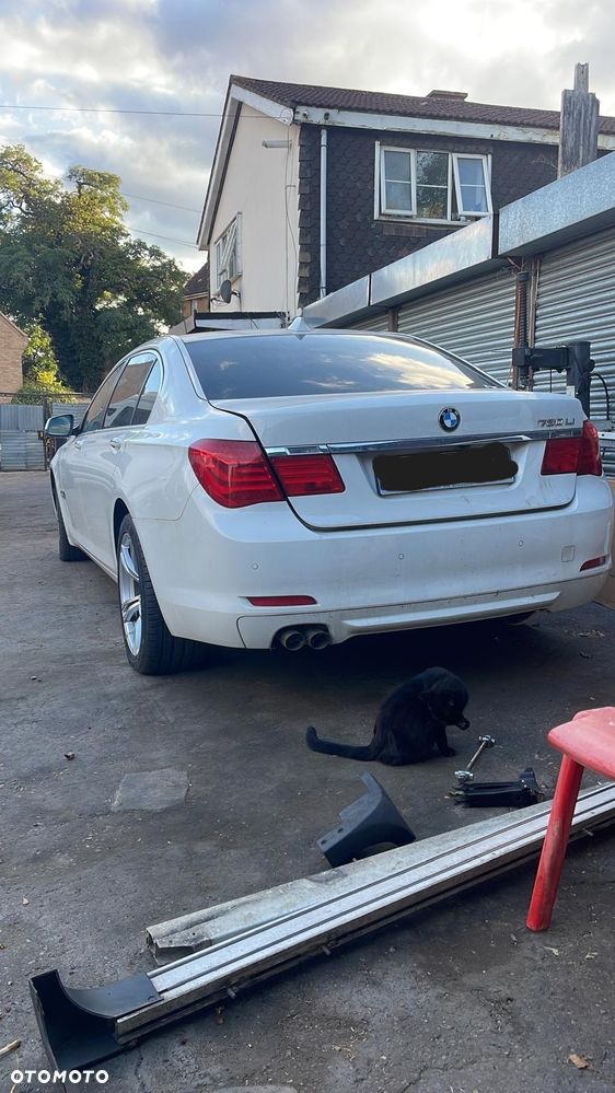 BMW Seria 7 - 10