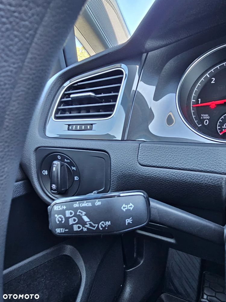 Volkswagen Golf - 27