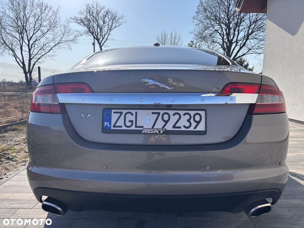 Jaguar XF 3.0 V6 D Premium Luxury - 9