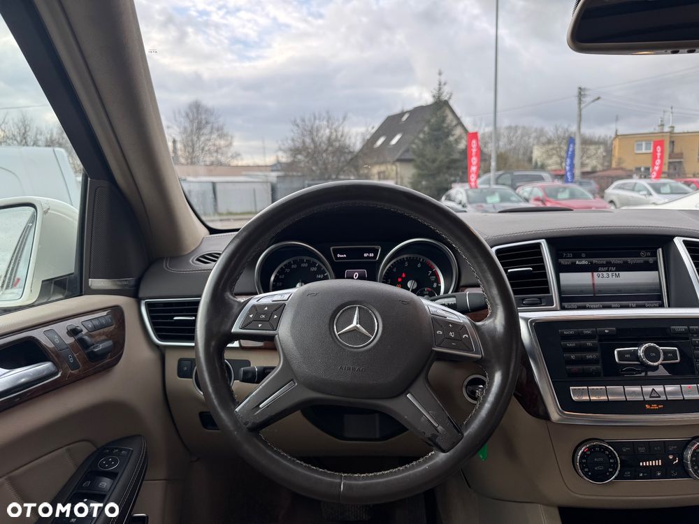 Mercedes-Benz GL 500 4Matic (BlueEFFICIENCY) 7G-TRONIC - 31