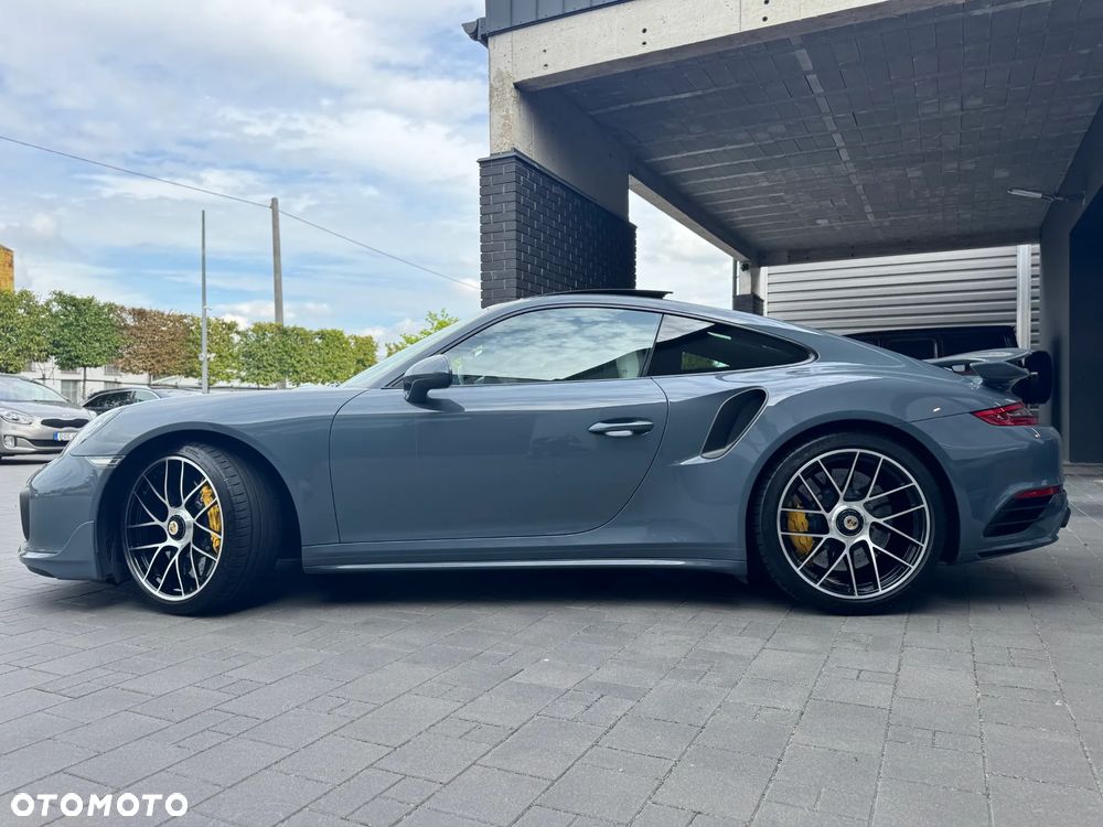 Porsche 911 Turbo S - 8