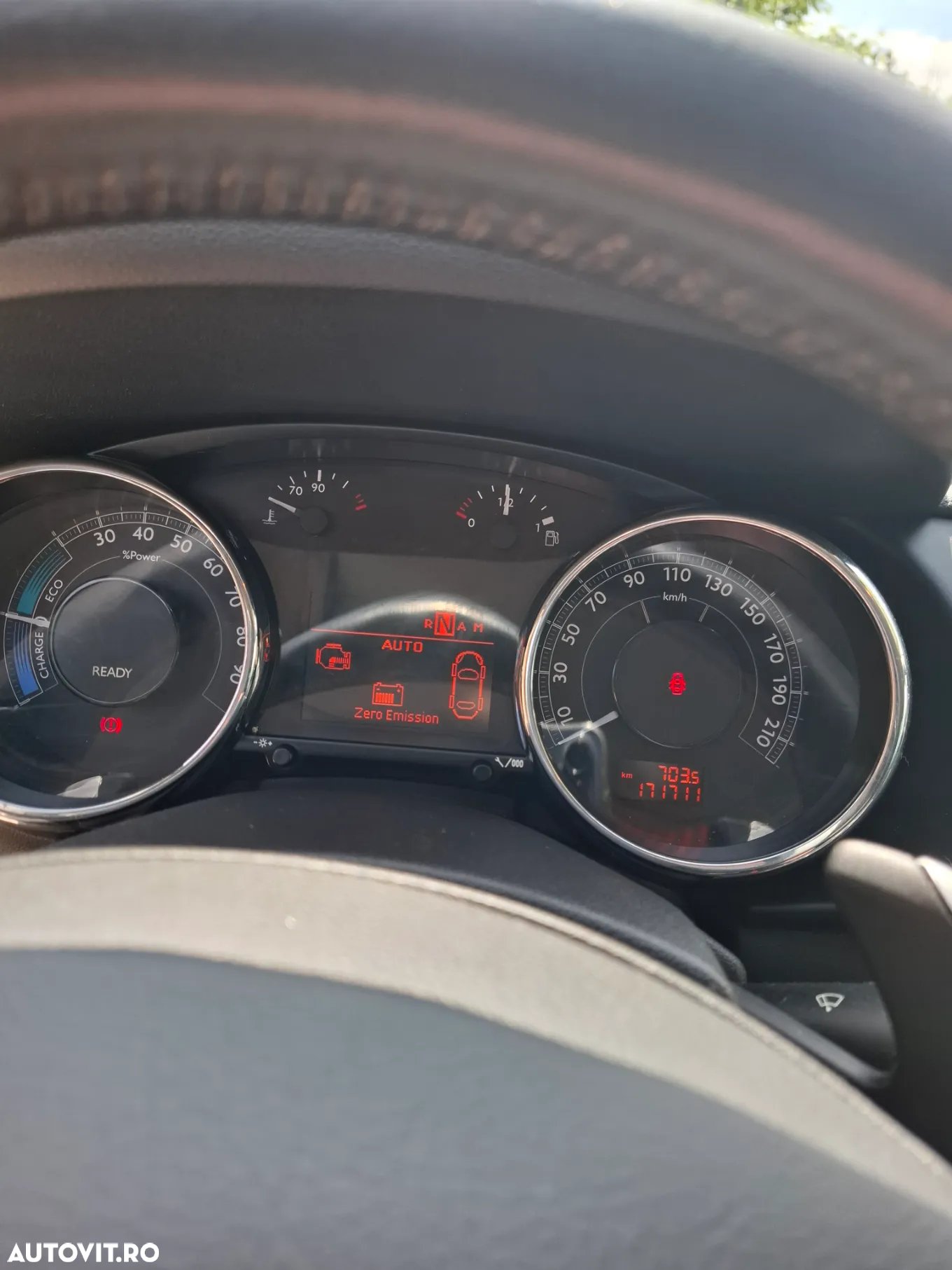Peugeot 3008 Hybrid4 - 7