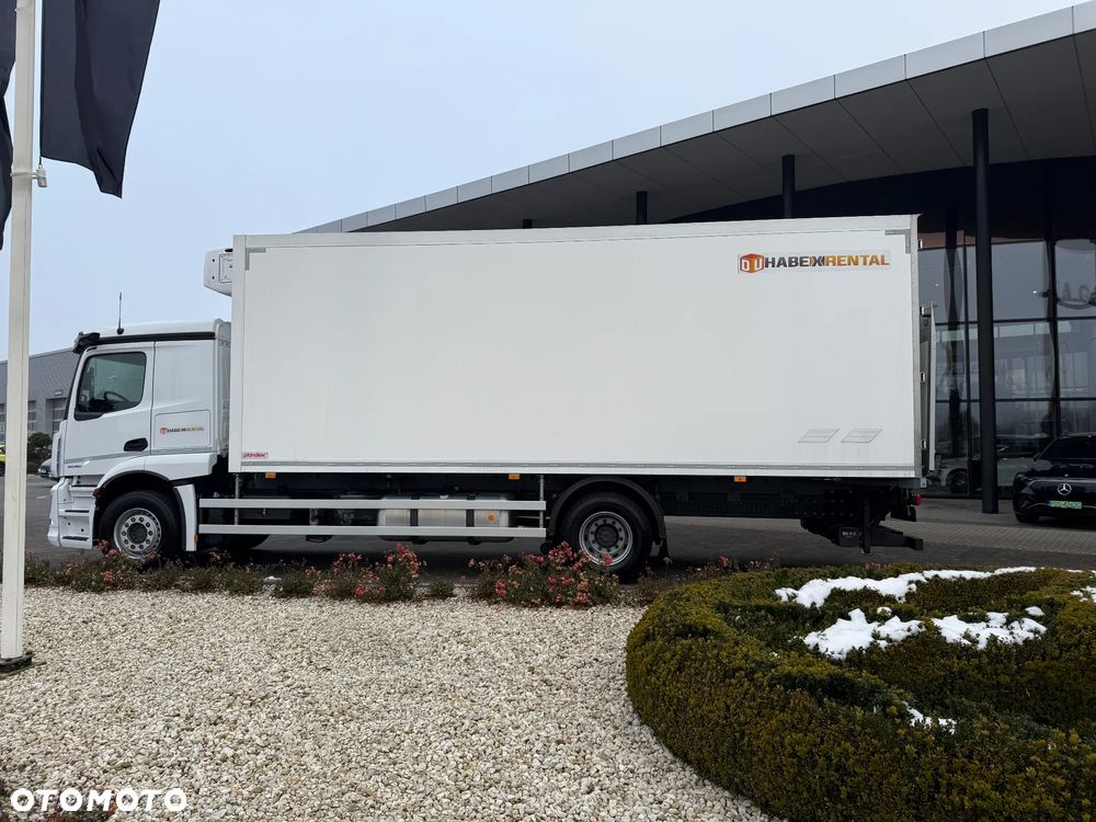 Mercedes-Benz 1836 - 8