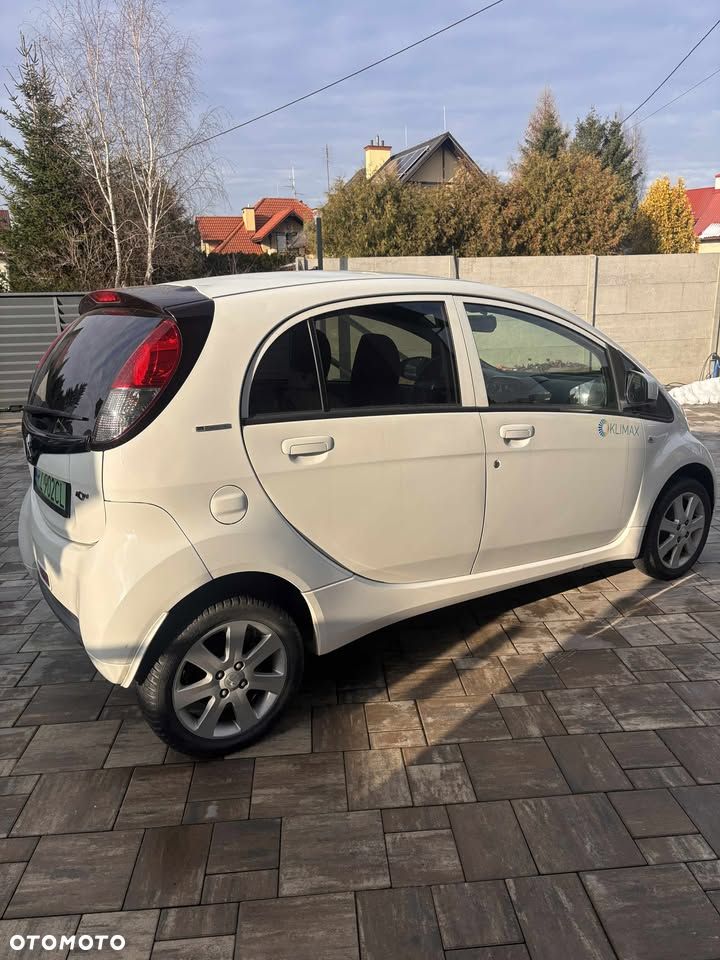 Peugeot iOn - 4