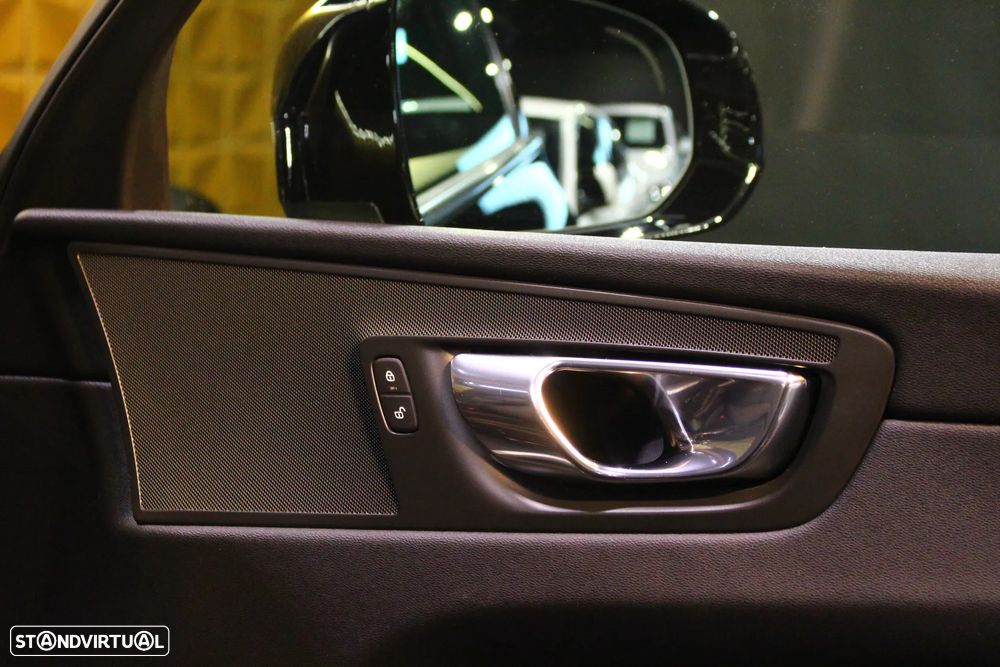Volvo XC 60 D4 Geartronic Momentum - 18