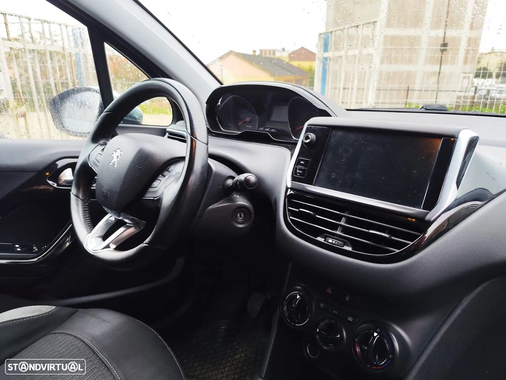 Peugeot 208 1.2 VTi SE Style - 7
