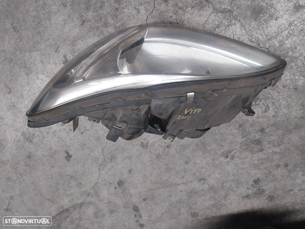 Farois frente Mercedes-Benz Vito ano 2004 - 3