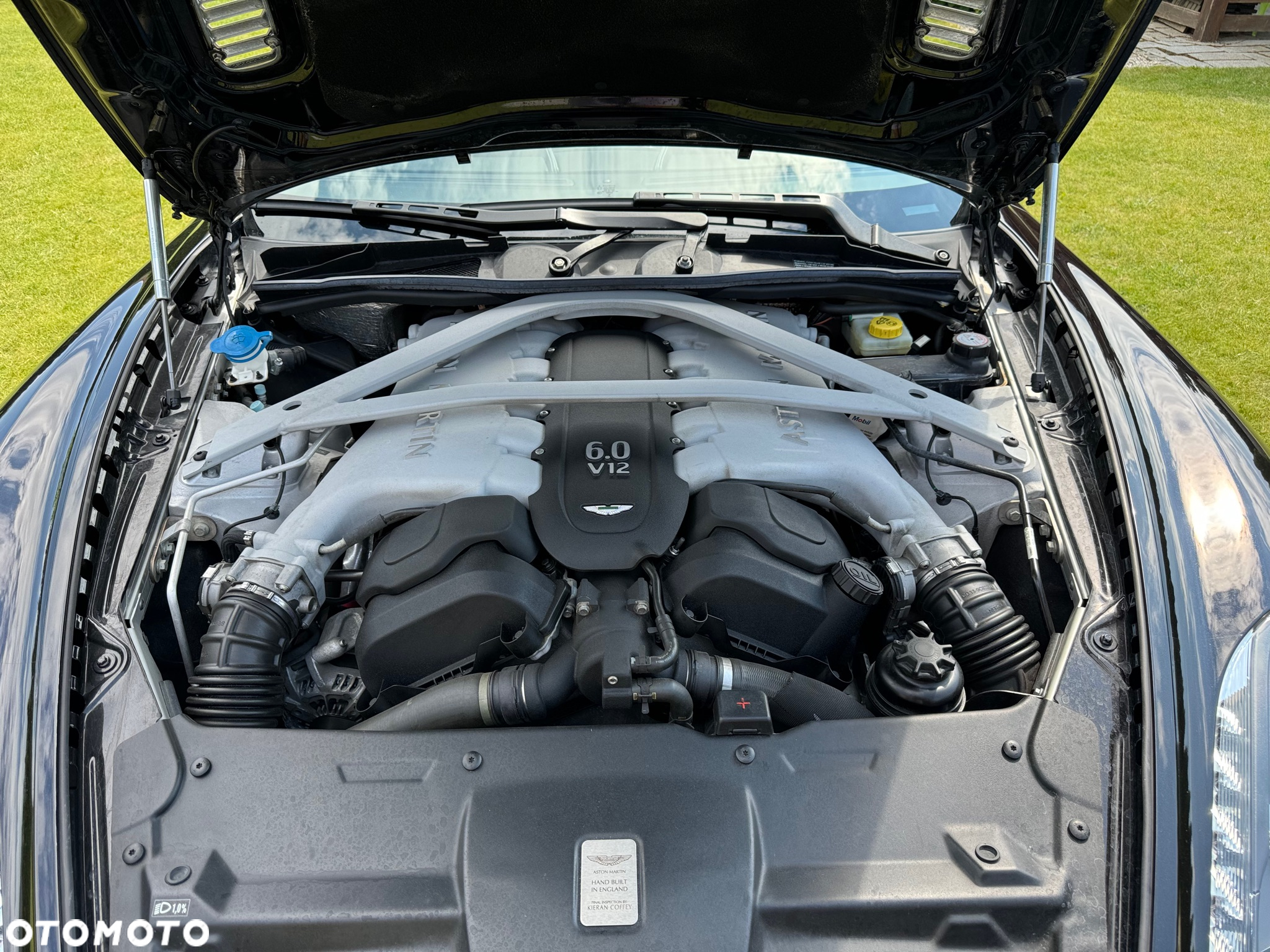Aston Martin DB9 Touchtronic - 12