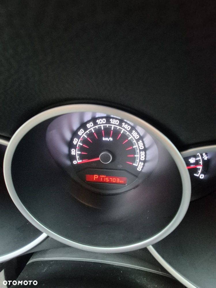 Kia Venga 1.6 CVVT Automatik Vision - 16