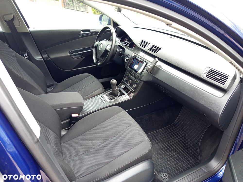 Volkswagen Passat - 8