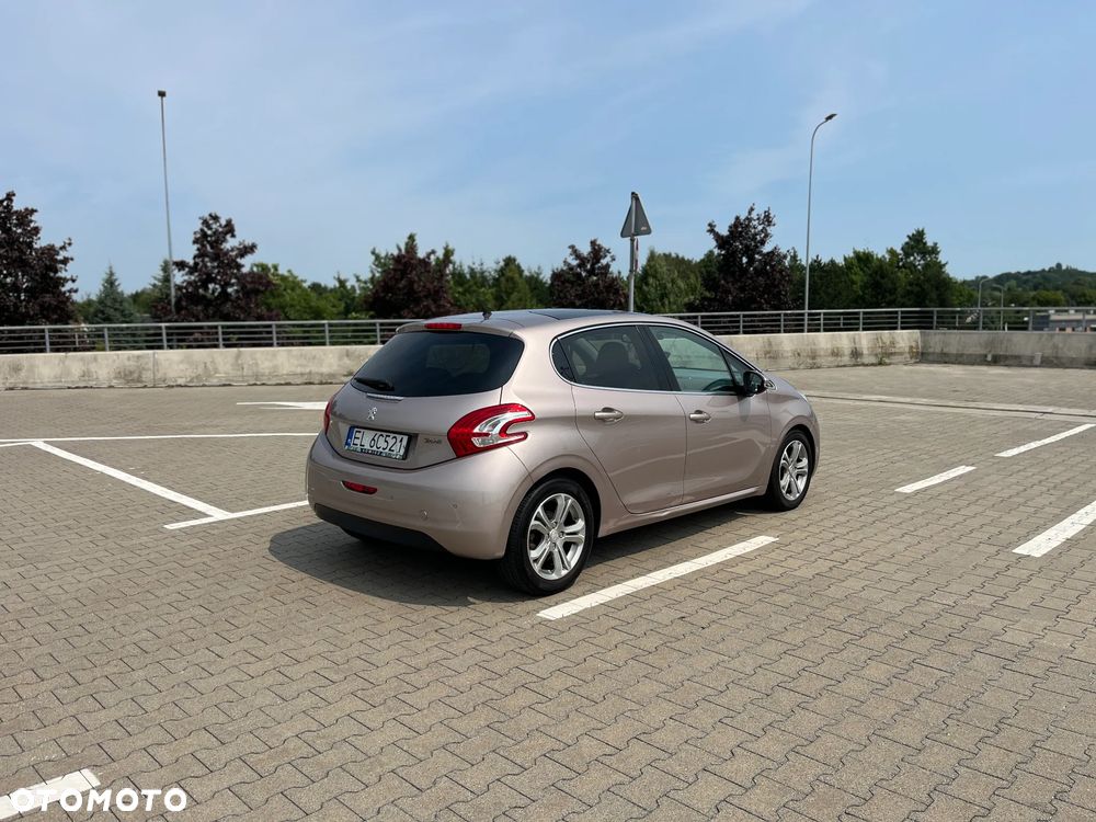 Peugeot 208 1.4 VTi Allure - 5