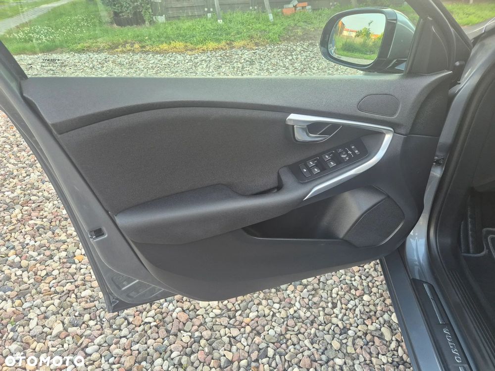 Volvo V40 D4 Summum - 13