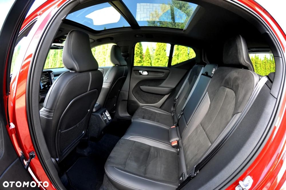 Volvo XC 40 T3 R-Design - 24
