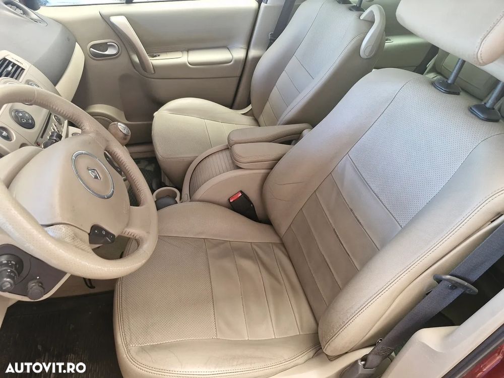 Renault Grand Scenic - 9