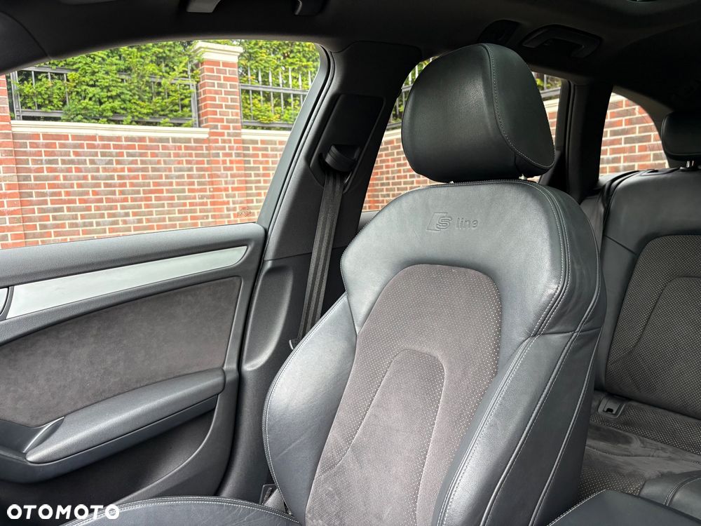 Audi A4 Avant 2.0 TDI Quattro S tronic - 28